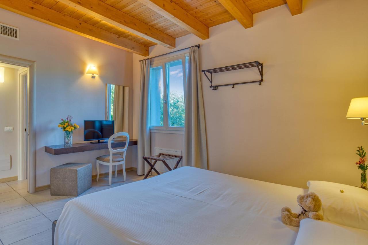 Agriturismo Corte Aurea Десенцано дел Гарда Екстериор снимка