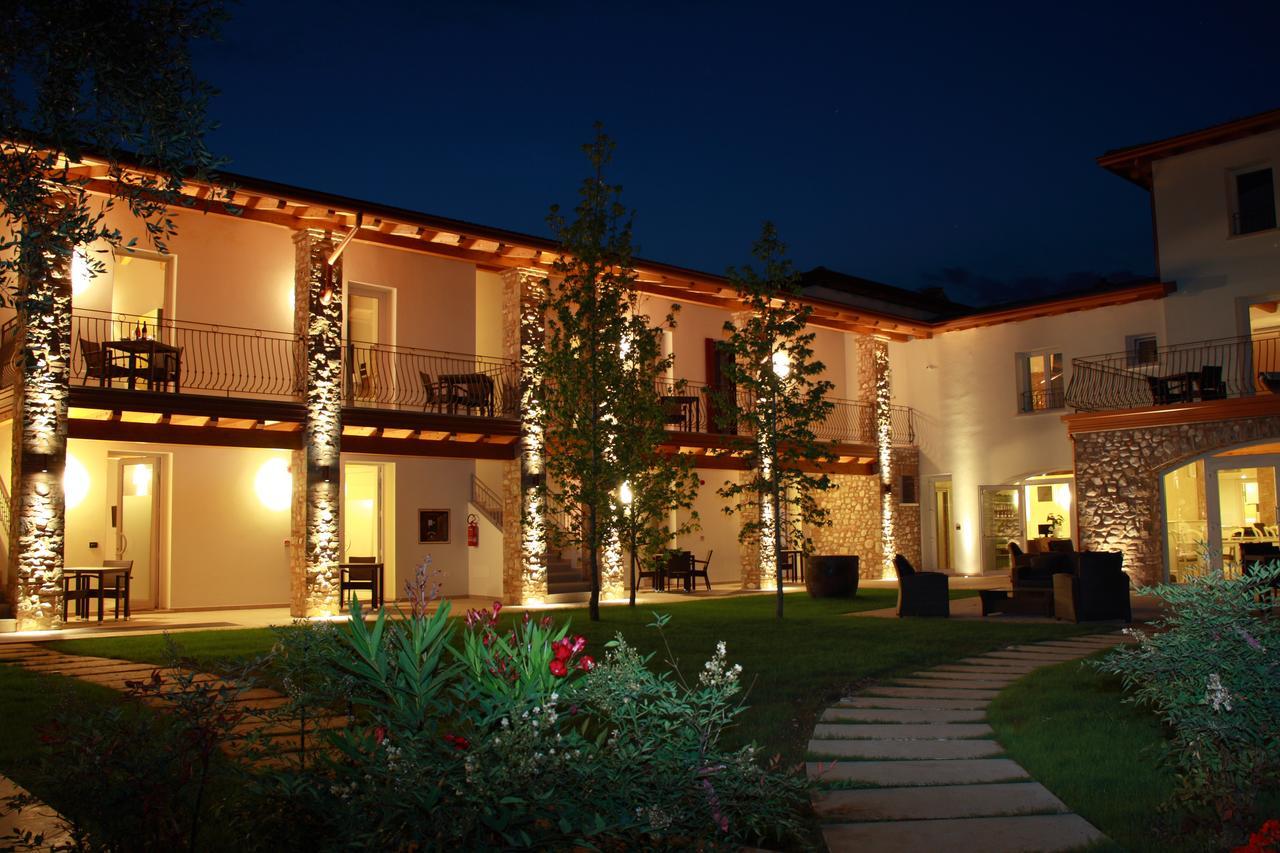 Agriturismo Corte Aurea Десенцано дел Гарда Екстериор снимка